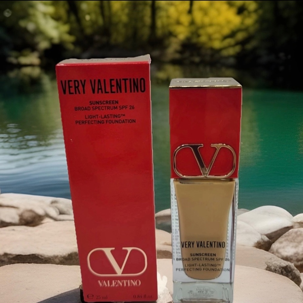 Very Valentino Light 24hr Lasting Perfecting Foundation SPF26 DA1 .84oz Popular